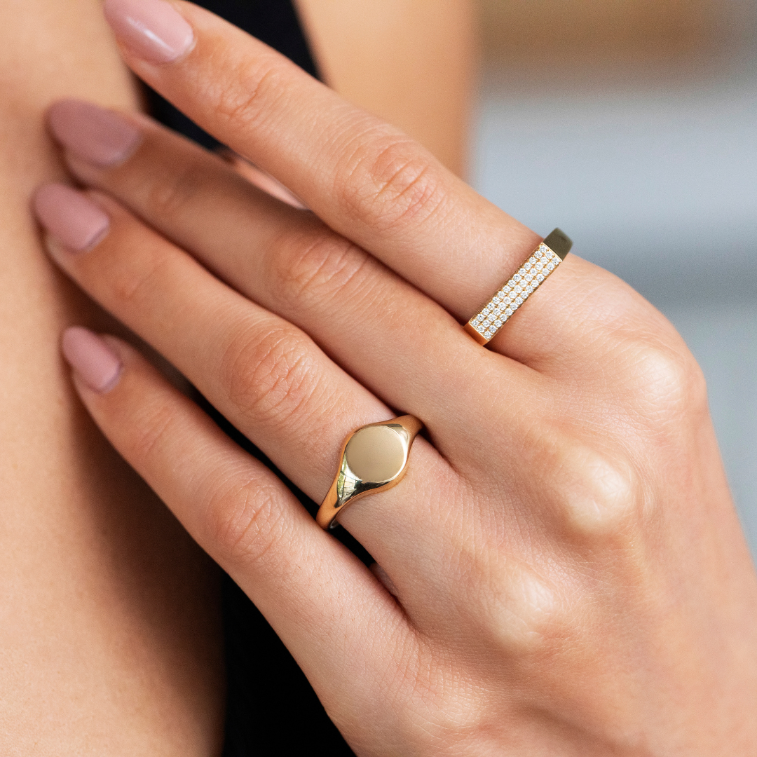 Bar 2025 signet ring